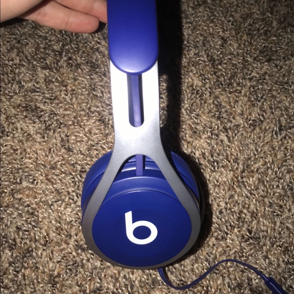 Beats EP Headphones - Picture 4 of 4